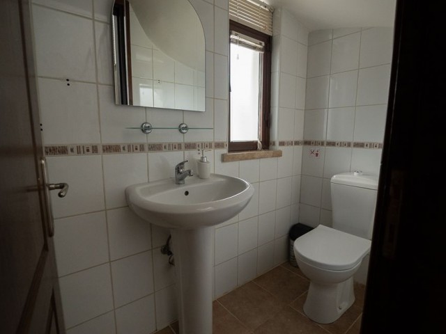 SCHÖNE 3+1 VILLA MIT PRIVATEM SCHWIMMBAD, GARTENANLAGE UND DACHTERRASSE MIT SCHÖNER AUSSICHT