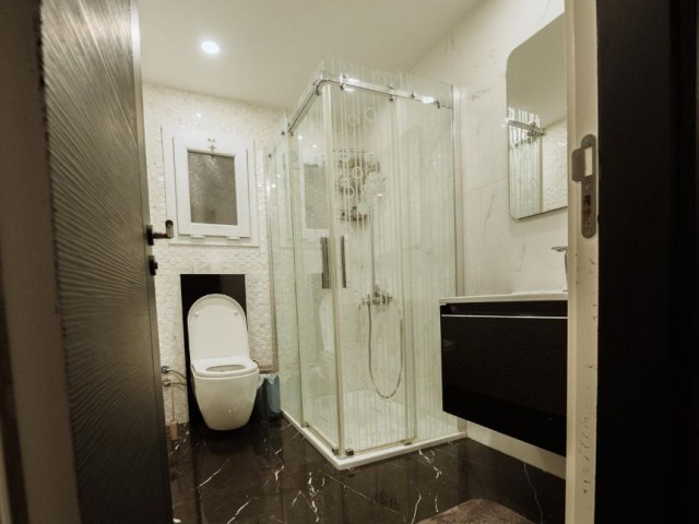 LUXURIOUS AND VERY WELL FURNISHED 2+1 FLAT WITH JACUZZI IN GIRNE
