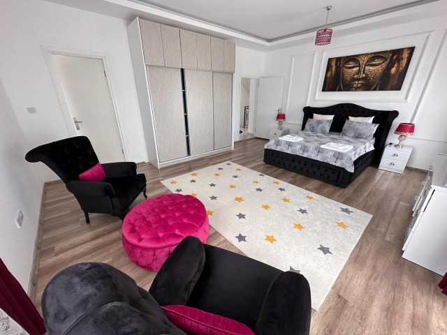 Besitzen Sie noch heute diese atemberaubende 5+2 Villa mit Pool in Kyrenia/Edremit