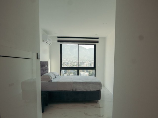 BRANDNEUE UND SEHR EXQUISITE 3+1 PENTHOUSE-WOHNUNG MIT PRIVATEM POOL UND EINEM ATEMBERAUBENDEN MEERBLICK KARAKUM-GIRNE