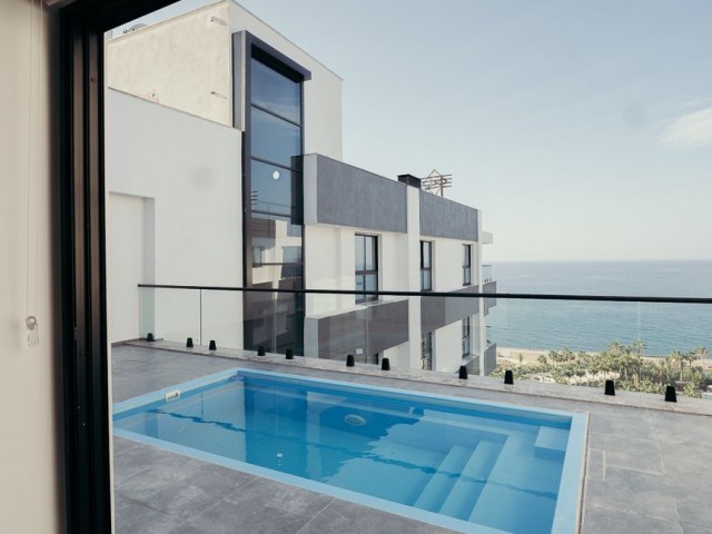 BRANDNEUE UND SEHR EXQUISITE 3+1 PENTHOUSE-WOHNUNG MIT PRIVATEM POOL UND EINEM ATEMBERAUBENDEN MEERBLICK KARAKUM-GIRNE