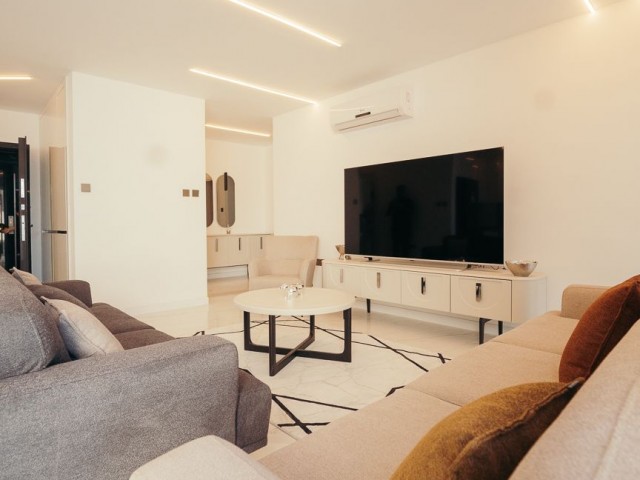 آپارتمان پنت هاوس 3 1 مبله زیبا و بسیار زیبا با استخر خصوصی و چشم انداز خیره کننده