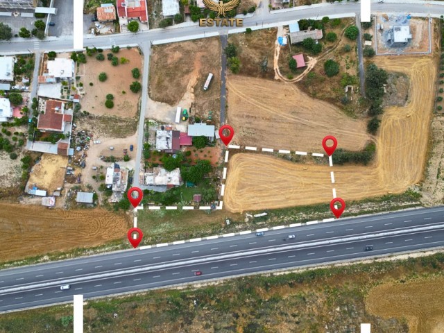 در جاده اصلی ISKELE-KARPAZ (ÇAYIROVA) 2.926 متر مربع (2 انجام شده 2.700 فوت مربع) زمین برای فروش با مجوز تجاری باز برای توسعه £ 55,000 دسامبر