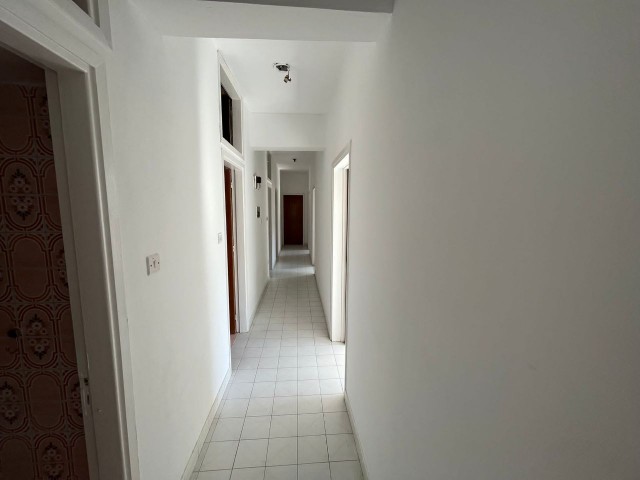 Flat For Sale in Küçük Kaymaklı, Nicosia