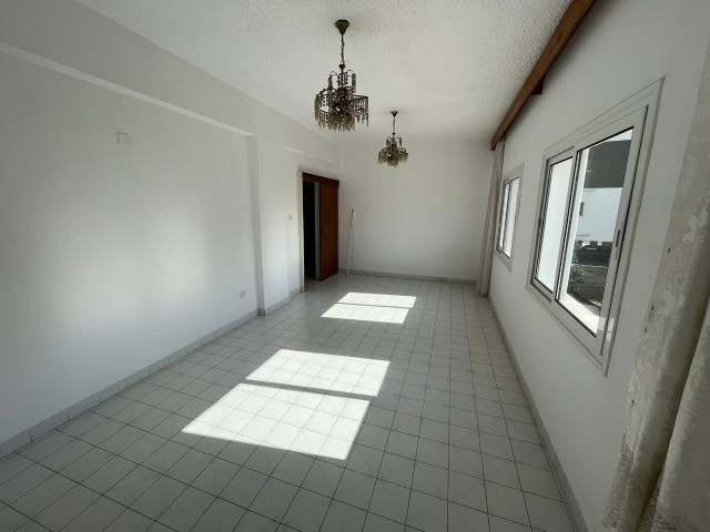 Flat For Sale in Küçük Kaymaklı, Nicosia