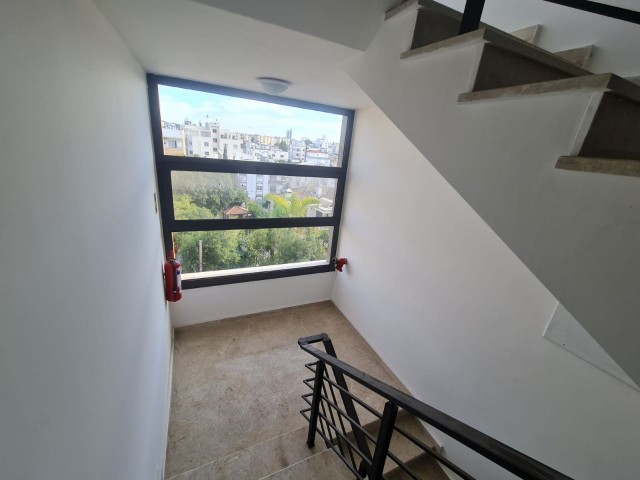 Penthouse For Sale in Küçük Kaymaklı, Nicosia