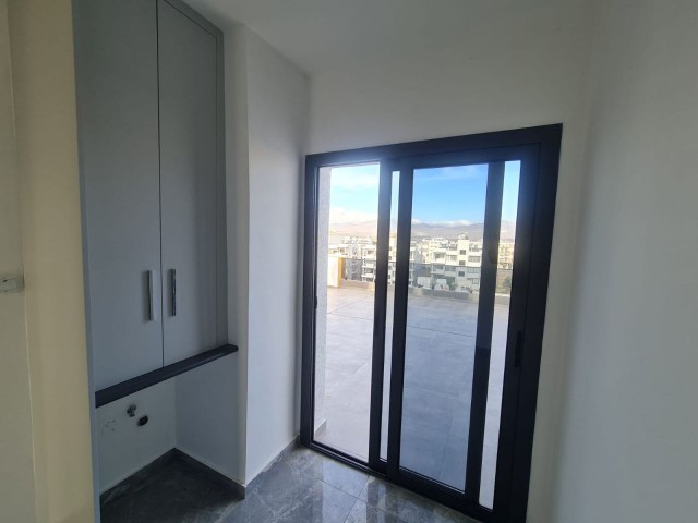 Penthouse For Sale in Küçük Kaymaklı, Nicosia