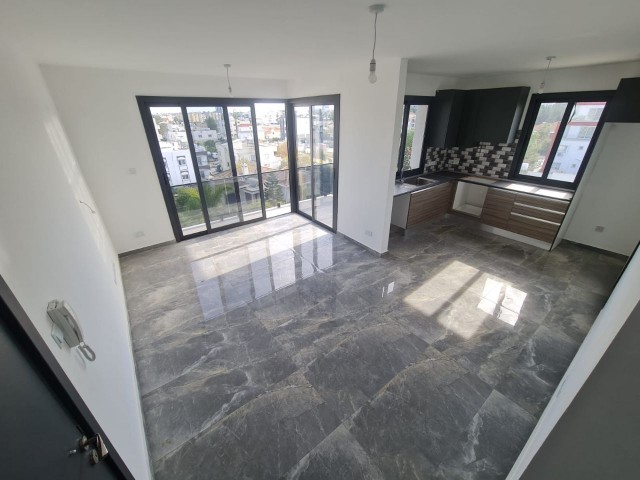 Penthouse For Sale in Küçük Kaymaklı, Nicosia