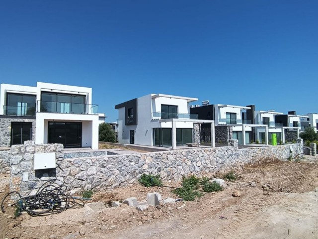 GROSSE, HOCHWERTIGE, KOMFORTABLE, LUXURIÖSE 4+1-VILLA ZUM VERKAUF IN ÇATALKÖY