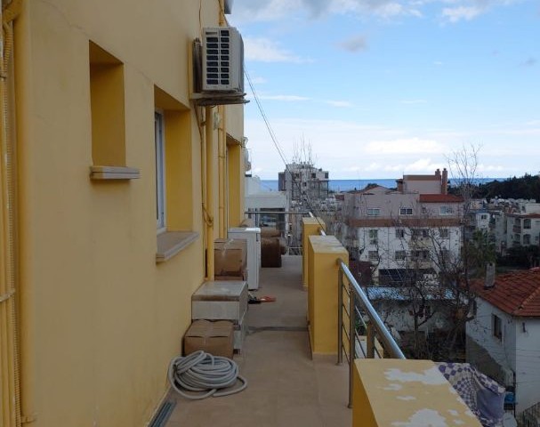 Girne merkez- sulu çembere yakın- yatırımlık/oturumluk apartman dairesi  (Kyrenia center- close to the "sulu çember" roundabout investment/residence flat)