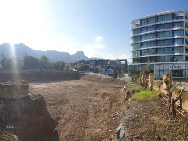 Very central location in Kyrenia - COMMERCIAL PERMIT - BOTH INVESTMENT AND RESIDENTIAL LAND LARGE THAN 1 DECEMBER (4 SHOPS + 12 3+1 flats CONSTRUCTION LICENSE APPROVED!)