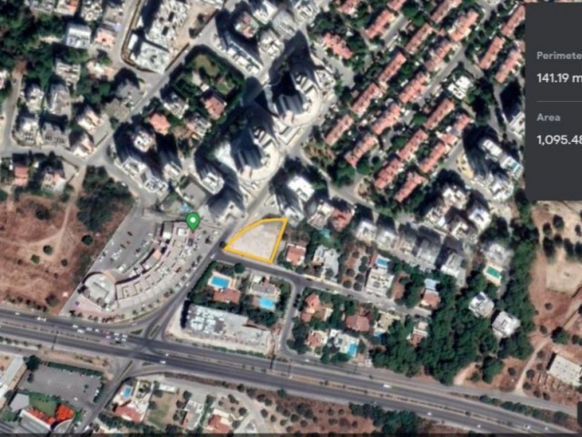 Very central location in Kyrenia - COMMERCIAL PERMIT - BOTH INVESTMENT AND RESIDENTIAL LAND LARGE THAN 1 DECEMBER (4 SHOPS + 12 3+1 flats CONSTRUCTION LICENSE APPROVED!)