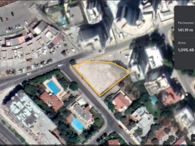 Very central location in Kyrenia - COMMERCIAL PERMIT - BOTH INVESTMENT AND RESIDENTIAL LAND LARGE THAN 1 DECEMBER (4 SHOPS + 12 3+1 flats CONSTRUCTION LICENSE APPROVED!)