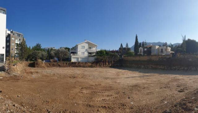 Very central location in Kyrenia - COMMERCIAL PERMIT - BOTH INVESTMENT AND RESIDENTIAL LAND LARGE THAN 1 DECEMBER (4 SHOPS + 12 3+1 flats CONSTRUCTION LICENSE APPROVED!)