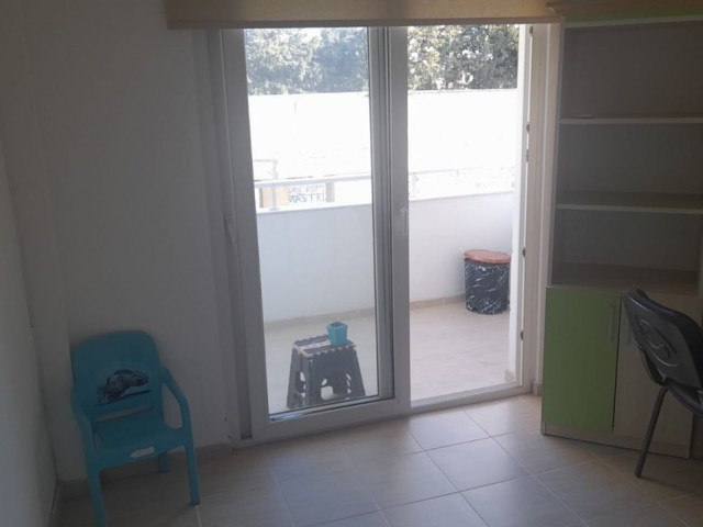 Geräumige 3+1-Wohnung in super Lage im Zentrum von Kyrenia!