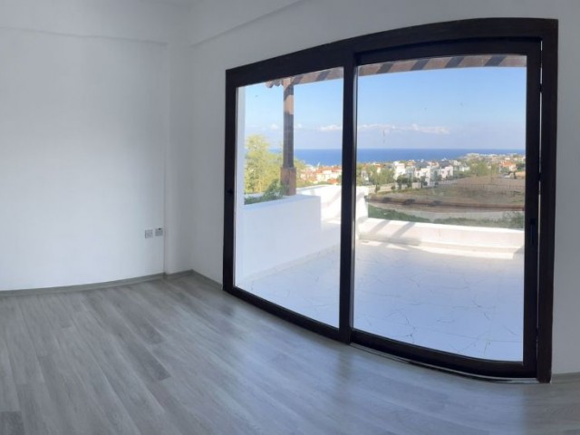 Wohnung wie eine Villa in Kyrenia!