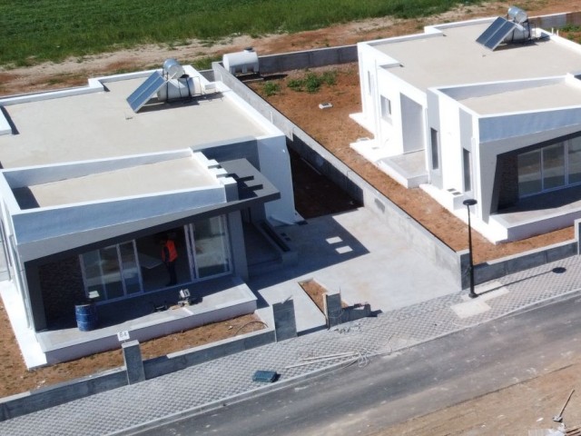 3+1 villa in Famagusta Mutluaka Bereich mit großem Garten geeignet für den Bau von Pool ** 