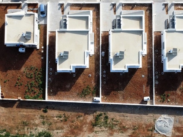 3+1 villa in Famagusta Mutluaka Bereich mit großem Garten geeignet für den Bau von Pool ** 