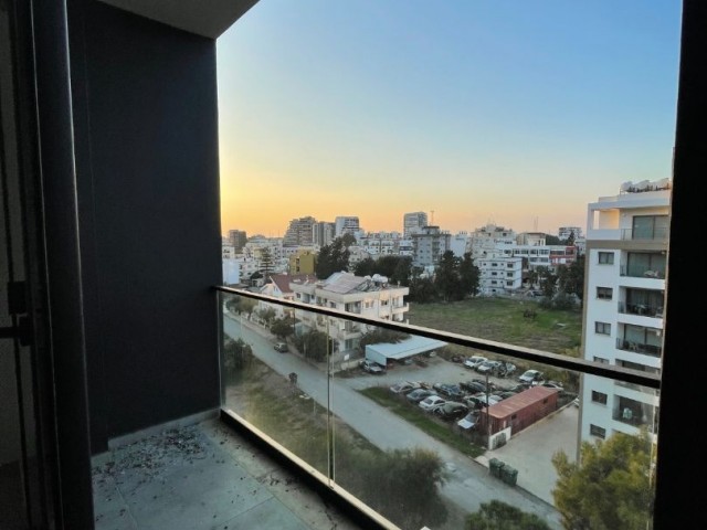 Mağusa bölgesinde şehir manzaralı lüks residence full eşyalı