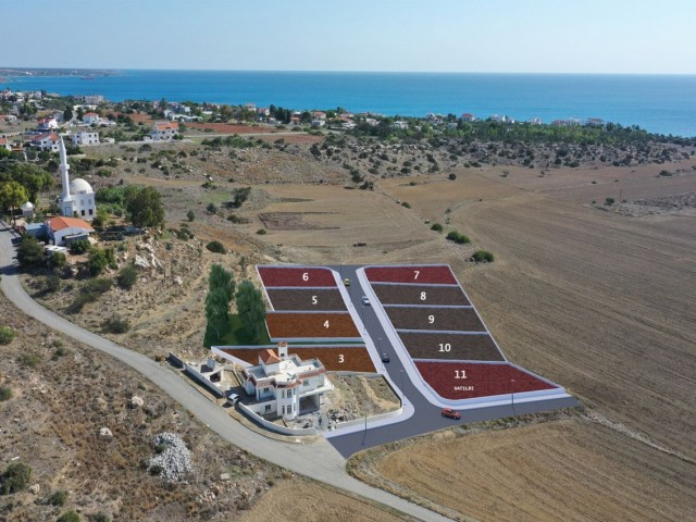 İskele boğazda türk malı arsalar imara açık 