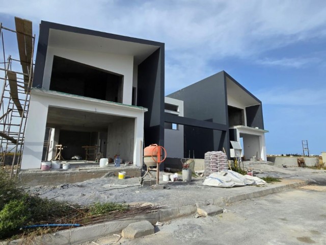 Zwei Duplex-Villen in der Region Mutluyaka in Famagusta werden zum Verkauf angeboten️ 30% Anzahlung mit Handzahlung