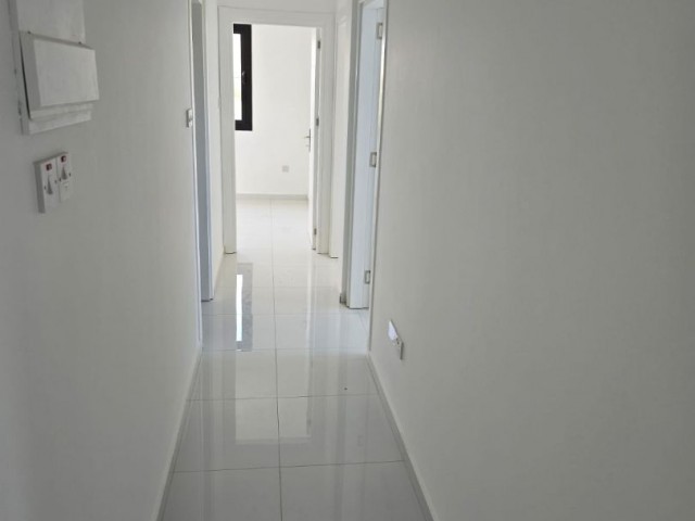 Mağusa Çanakkale bölgesinde zemin kat 3+1 satılık apartman dairesi ( Trafo ödenmiştir )