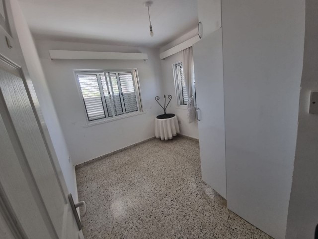 2+1 ground floor apartment for sale in Famagusta Çanakkale area 