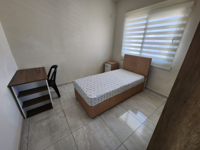 2+1 möblierte Wohnung zur Miete in Famagusta Canakkale Bereich möbliert