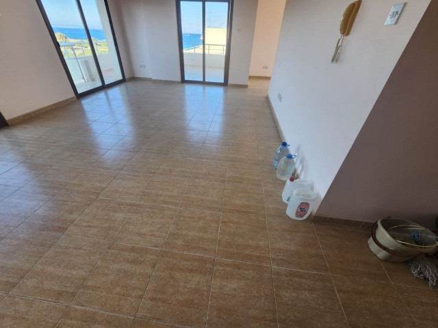 Mağusa Karakol bölgesi deniz manzaralı 3+1 penthouse