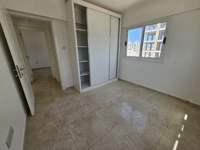2+1 unmöblierte Wohnung in der Gegend von Famagusta Canakkale; 6-Monats-Zahlung ab 400 $