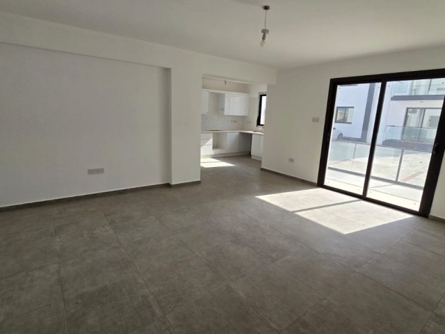 Newly completed 3+1 ground floor flat for sale in Famagusta Canakkale area, immediate delivery (with large balcony)