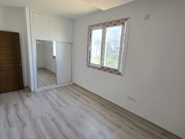 Mağusa Çanakkale bölgesi satılık 3+1 daire 110 m2 95,000 £ 2. kat yeni daire hiç kullanılmamış