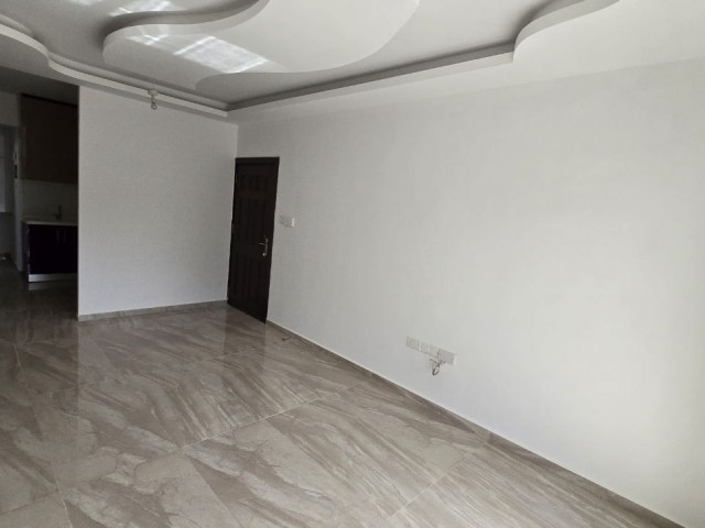 Mağusa Çanakkale bölgesi satılık 3+1 daire 110 m2 95,000 £ 2. kat yeni daire hiç kullanılmamış