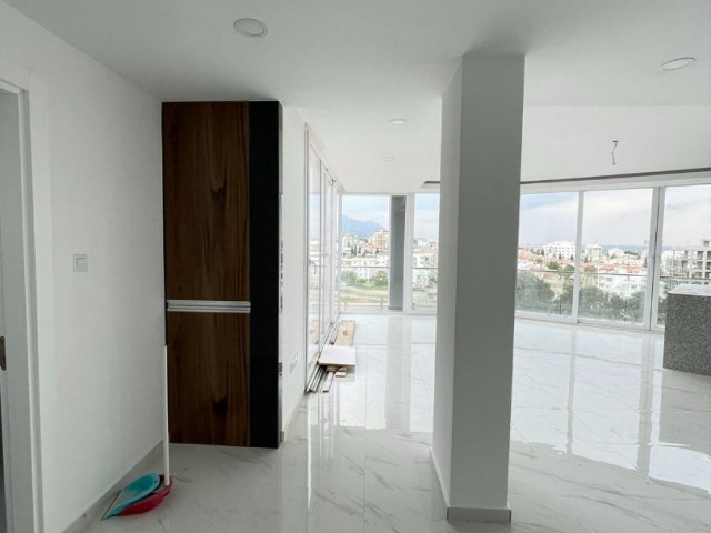 Sale! Duplex penthouse in the Center of Girne, sea and mountain views!