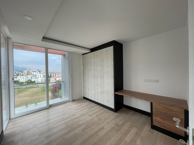 Sale! Duplex penthouse in the Center of Girne, sea and mountain views!