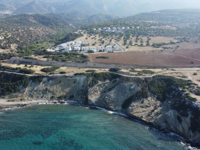 Wunderschön gestaltete Villa mit 3 Schlafzimmern, fantastischem Meer- und Bergblick, unglaublicher Lage und Zahlungsplänen. Das Hotel liegt an der Mittelmeerküste von Bahceli mit z