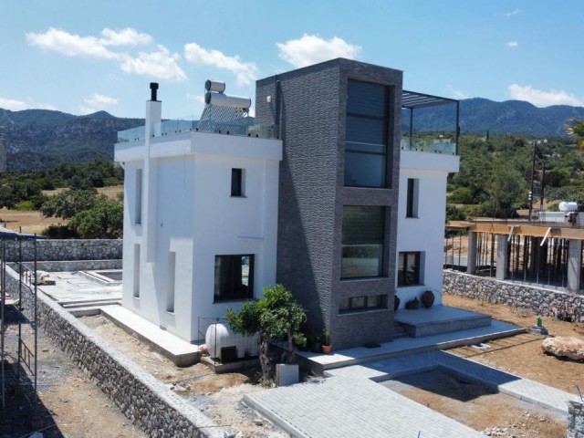 Beautifully designed 3 bedroom villa with fantastic SEA & MOUNTAIN views, Incredible Location, payment plans. Situated in Bahceli Mediterranean Coastline numerous restaurants, bars & beaches. Award winning builder