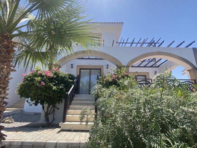 We are pleased to offer for sale an incredibly spacious and beautifully presented & maintained, 3 double Bedroom Ground floor garden apartment. On an award winning site with 2 Restaurants, 5 Pools, Gym, Spa, Tennis courts. Walking distance to beach and shops you really have it all here