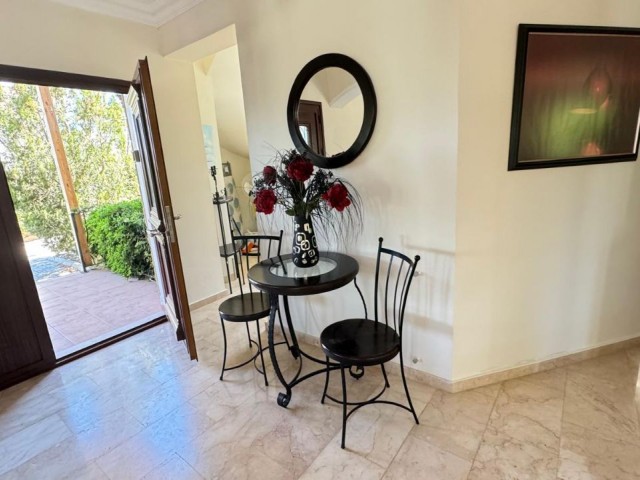 Spacious 2 double Bedroom Ground floor Apartment, With its own outside terrace on a great site in highly sought after area of Bahceli. Built in wardrobes and Air con throughout , Communal Pool and walking distance to Maldives site where you have a great restaurant, bar, spa and beach facilities