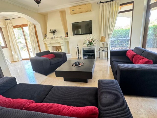 Spacious 2 double Bedroom Ground floor Apartment, With its own outside terrace on a great site in highly sought after area of Bahceli. Built in wardrobes and Air con throughout , Communal Pool and walking distance to Maldives site where you have a great restaurant, bar, spa and beach facilities