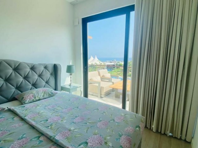 Incredible opportunity to purchase a 2 bedroom apartment on the much sought after Maldives site in Bahceli. The apartment has outstanding views which you can enjoy from the balcony or spacious  roof terrace. The site also boasts incredible on site facilities including Spa, Restaurant & much more 