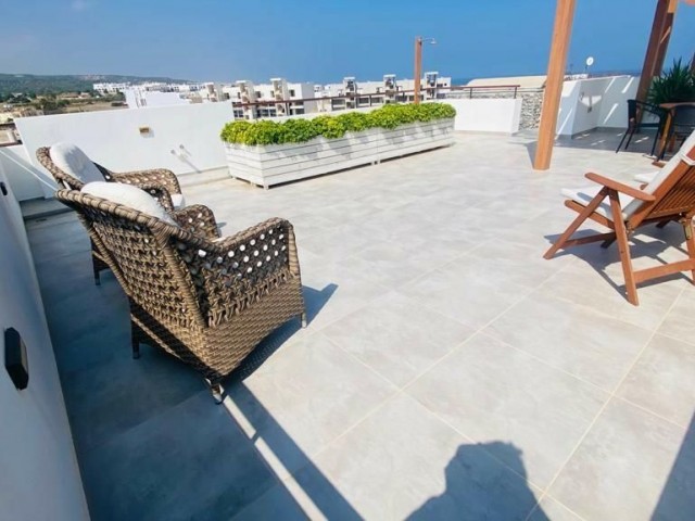 Incredible opportunity to purchase a 2 bedroom apartment on the much sought after Maldives site in Bahceli. The apartment has outstanding views which you can enjoy from the balcony or spacious roof terrace. The site also boasts incredible on site facilities including Spa, Restaurant & much more