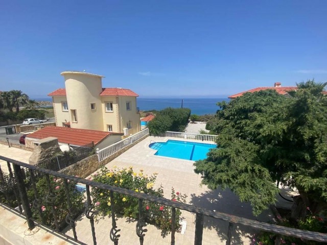 Located in a lovely private Cul de sac you will find this delightful 4 bedroom detached villa. Second Line to the sea it truly commands a great position in the picturesque area of Bahceli. With Beautifully mature gardens, a great plot size & title deeds in owners name. A fantastic Home & Investment