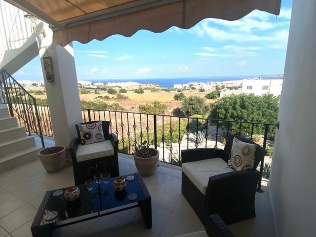 Very well presented 2 bedroom, penthouse on a delightful site with a great community. Fabulous views both Sea and Mountains. Key ready Furnisher included down to the last linen. La