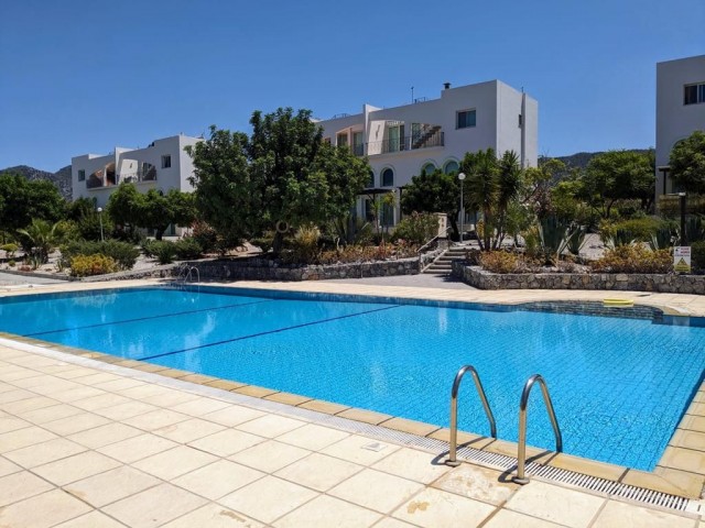 We are excited to present this lovely 2 bedroom penthouse on a charming site with a great community. Fabulous views both Sea & Mountains. Key ready Furnisher included down to the crockery. Large terrace roof & separate balcony, & Title deeds in owners name VAT paid. Live viewings available.