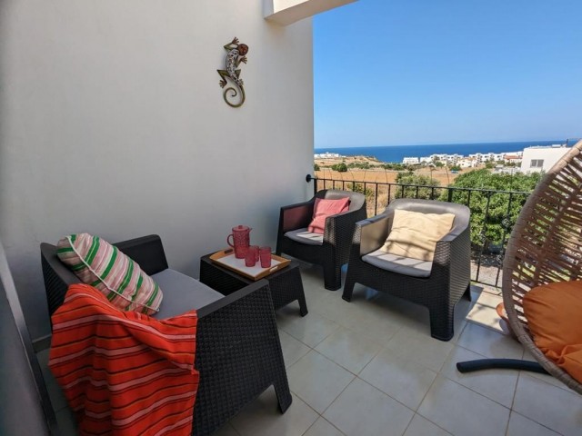 We are excited to present this lovely 2 bedroom penthouse on a charming site with a great community. Fabulous views both Sea & Mountains. Key ready Furnisher included down to the crockery. Large terrace roof & separate balcony, & Title deeds in owners name VAT paid. Live viewings available.