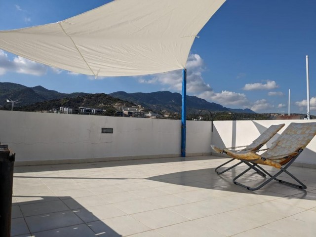 We are excited to present this lovely 2 bedroom penthouse on a charming site with a great community. Fabulous views both Sea & Mountains. Key ready Furnisher included down to the crockery. Large terrace roof & separate balcony, & Title deeds in owners name VAT paid. Live viewings available.