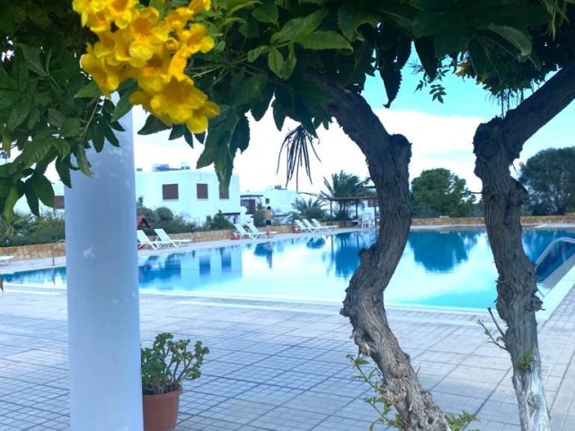 We are pleased to offer for sale this delightful and extremely spacious resale 3 double bedroom ground floor garden apartment. Located in Esentepe, in a secluded and private area with easy access to the beach offering fantastic facilities for all the family and due to be completed by NOVEMBER 2023.