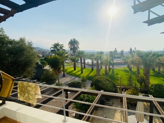 We are pleased to offer for sale this well presented 2 bedroom Penthouse apartment on this highly sort after boutique site in Bahceli. With fantastic sea views from the moment you walk in and access from the site to the beach and old coast road walks. The site also benefits from great amenities