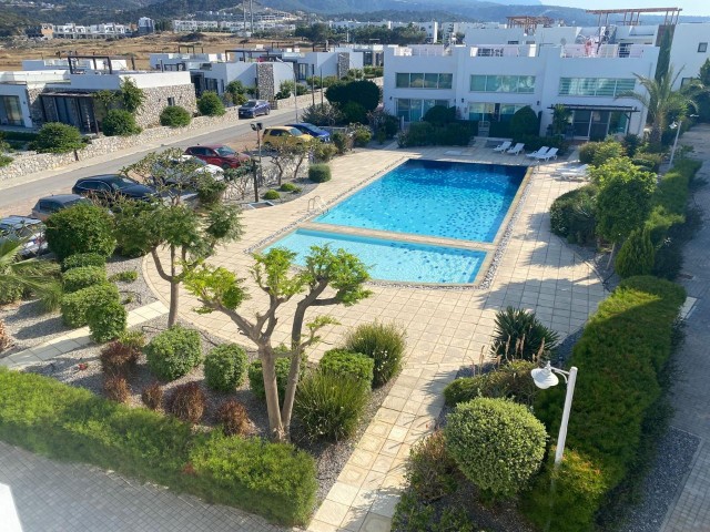 Fantastic opportunity to own a beautiful 3 double bedroom spacious Penthouse on the sought after development, Sea Magic Park. With outstanding sea views on a site which has great amenities you really have it all here. The sunsets from the roof terrace are quite spectacular overall a fantastic home.